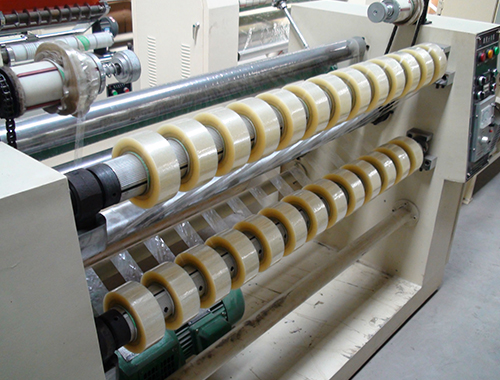 膠帶自動(dòng)分條機(jī)